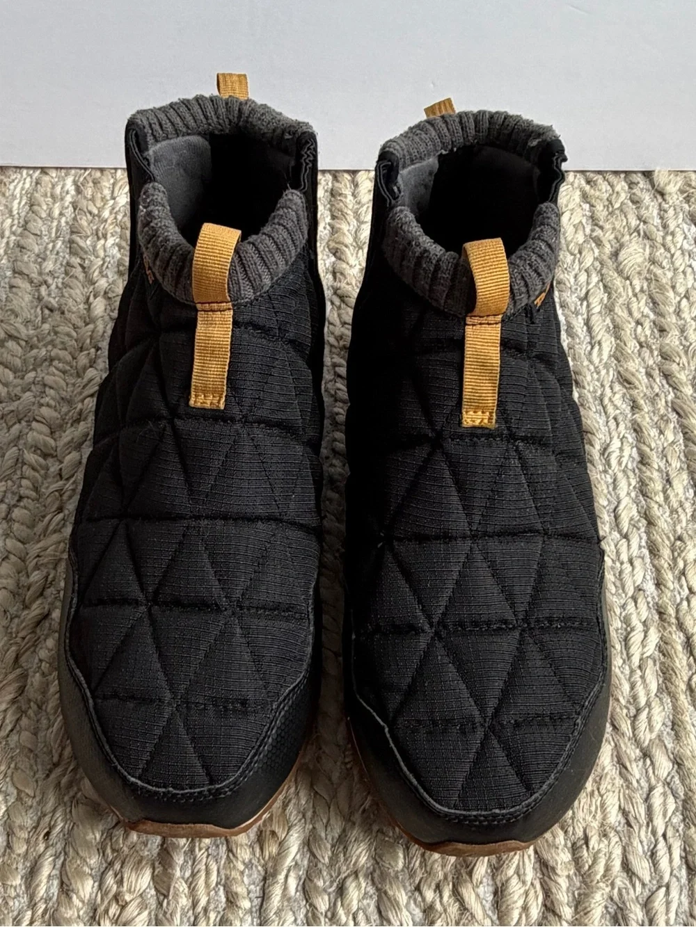Teva Re Ember Mid Black Quilted Hiking Camping Rain Snow Ankle Boots Booties 8